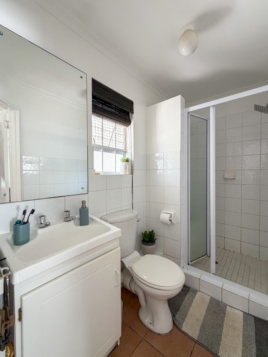 1 Bedroom Property for Sale in Oranjezicht Western Cape